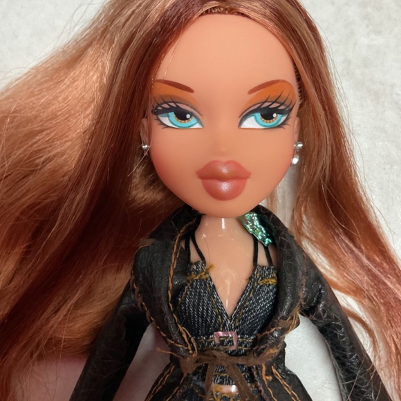 Bratz Secret Date Meygan - Picture 6 of 10